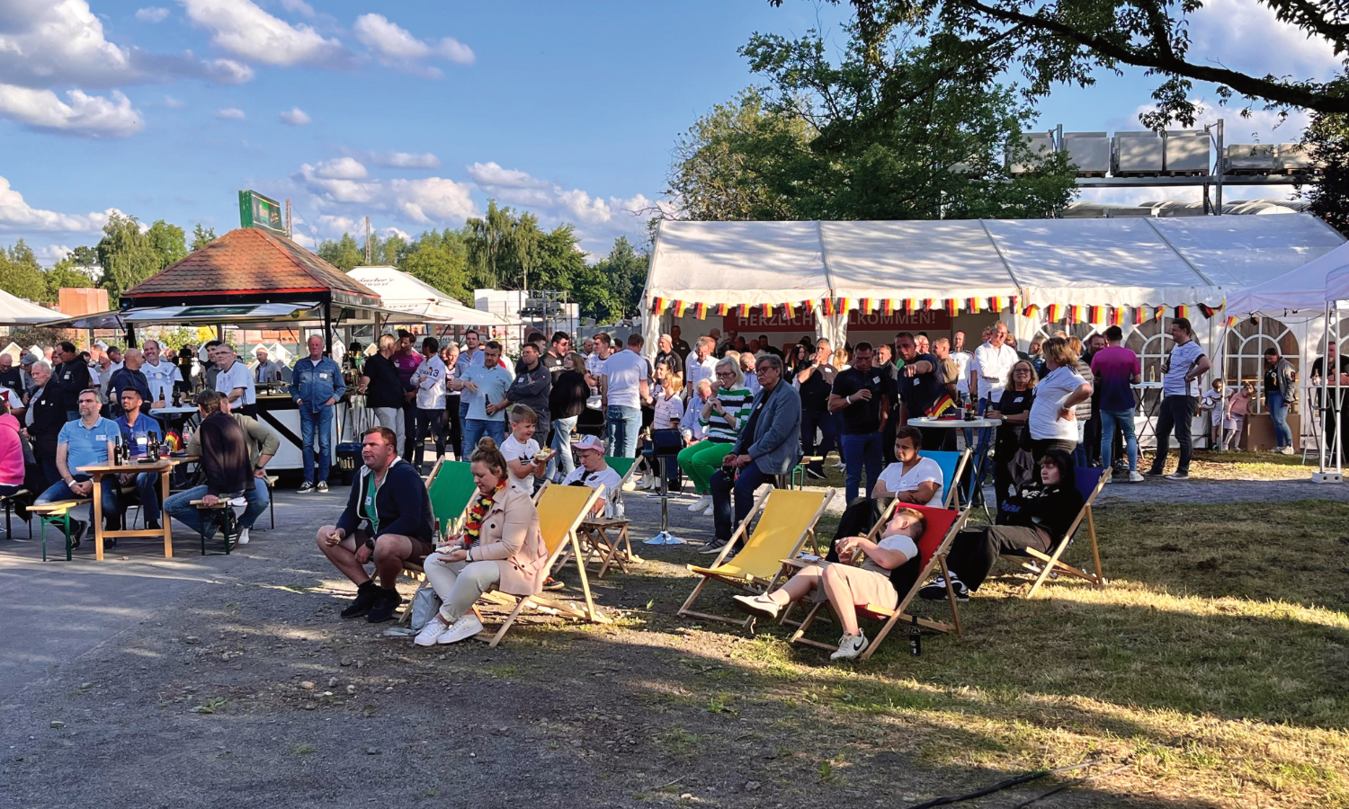 Public Viewing wird zu großartigem Kunden- und Mitarbeiterevent